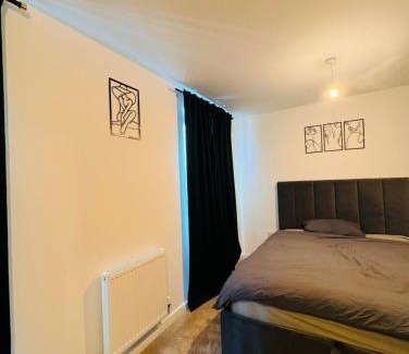 South Hornchurch Casa | Beautiful King Sized En-suite Room - Anderson Home