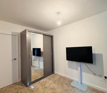 South Hornchurch Casa | Beautiful King Sized En-suite Room - Anderson Home