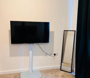 South Hornchurch Casa | Beautiful King Sized En-suite Room - Anderson Home