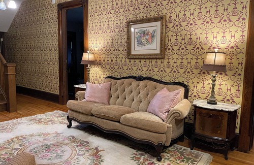 Canandaigua Cama Y Desayuno | Minutes from CMAC, downtown shops and restaurants .