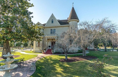 Salinas Casa | Beautiful King Suite Courtyard View Near Monterey