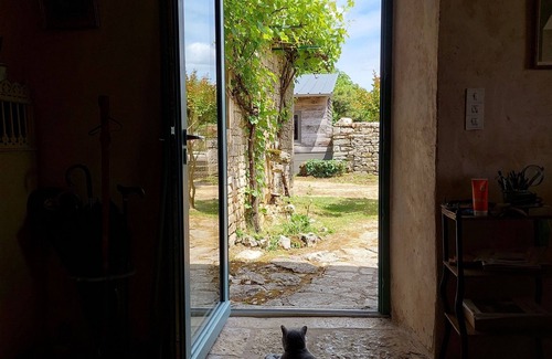 Cazillac Casa | Beautiful Lotoise house, located in a typical village. Large garden and swimming pool.