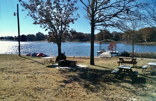 Gober Casa | Beautiful Lake Front Setting on Lake Bonham/10 min from Lake Bois D’Arc