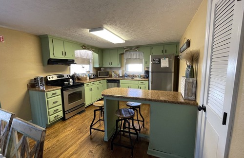 Dandridge Casa | Beautiful Lake Front Home overlooking Lake Douglas with Golf Cart!