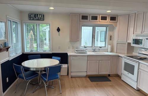 Wautoma Cabaña | Beautiful lake home, come swim!