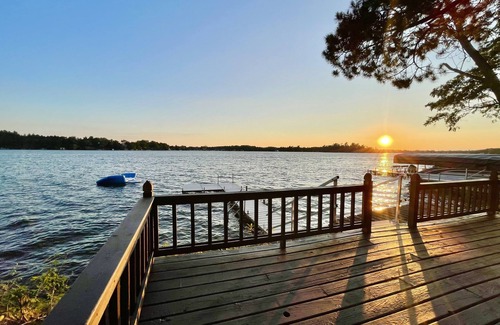Wautoma Cabaña | Beautiful lake home, come swim!