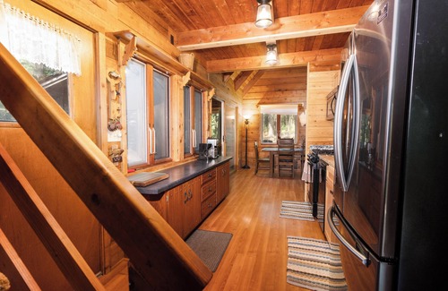 Wild Rose Casa | Beautiful Lake Home with large private frontage on crystal clear spring-fed lake