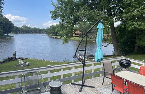Island Lake Casa | Beautiful lake house tucked away in quiet neighborhood