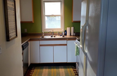 East Jordan Condominio | Hermoso condominio Lake Life en el lago Charlevoix con embarcación opcional.