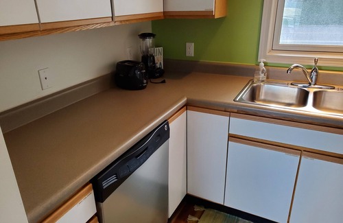 East Jordan Condominio | Hermoso condominio Lake Life en el lago Charlevoix con embarcación opcional.