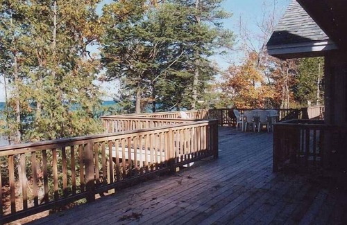 Harbor Springs Cabaña | Hermosa cabaña frente al lago Michigan