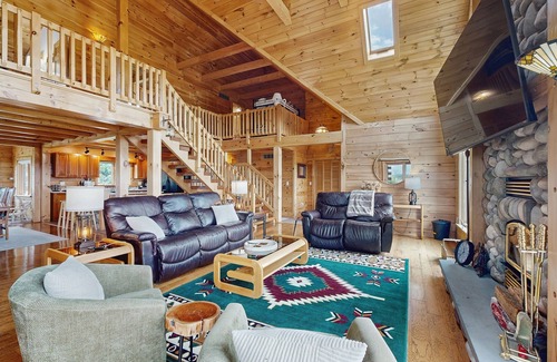 Dundee Casa | Beautiful lake view home with decks, grill, soaking tub & fireplace