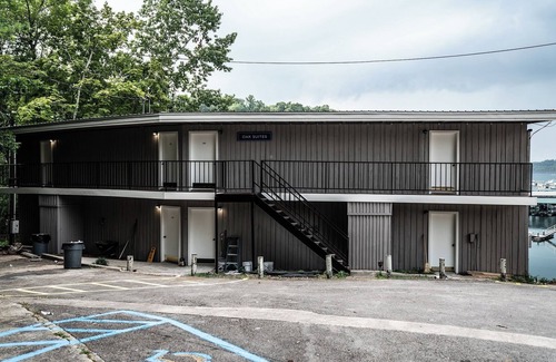 Albany Apartamento | Beautiful Lake View Suite on Lake Cumberland! #102