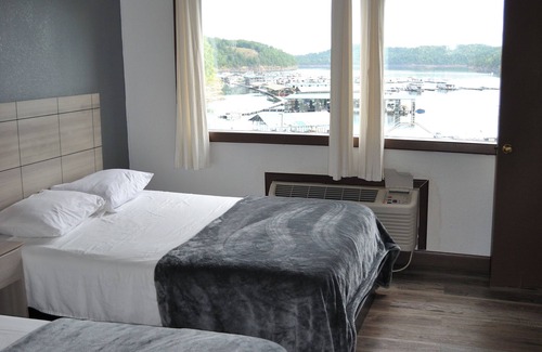 Albany Apartamento | Beautiful Lake View Suite on Lake Cumberland! #102