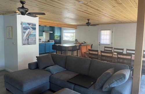 Wishon Cabina | Beautiful lake view with easy access to swimming and boating needs