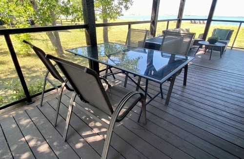 Saskatchewan Casa | Beautiful Lakefront Paradise on Last Mountain Lake