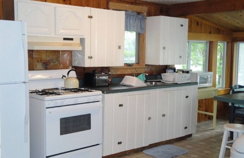 Lucerne-in-Maine Cabaña | Cottage Lakefront hermosa con vistas a la montaña