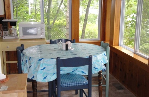 Lucerne-in-Maine Cabaña | Cottage Lakefront hermosa con vistas a la montaña