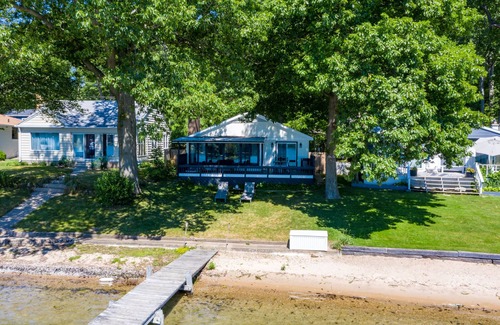 Richland Casa | Beautiful Lakefront Gull Lake Home w/ Private Beach and Dock