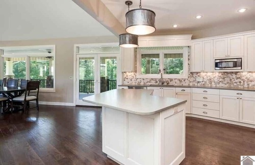 Eddyville Casa | Beautiful lakefront home away from home.