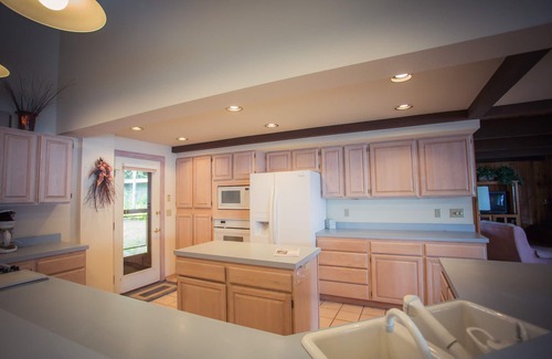 McCall Casa | Hermosa casa frente al lago en North Beach con muelle privado