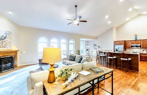Cats Paw Casa | Beautiful Lakefront Lake Anna Views, Dock, Firepit