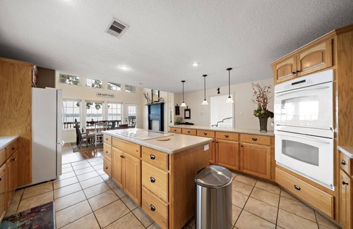 Onalaska Casa | Stunning Lakefront Getaway with Boat Slip