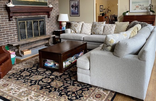 Brookfield Casa | Beautiful Lakefront Home in Brookfield