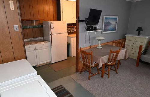 Prudenville Casa | Beautiful Lakefront House on Houghton Lake - 3 Beds, 3 Baths