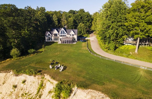 Glenn Haven Shores Casa | Beautiful Lakefront Home with Private Association Beach Access