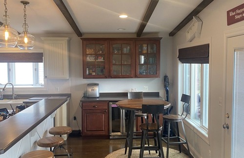 Elkhorn Casa | Beautiful lakefront view on Lauderdale Lakes only steps away from golf course.