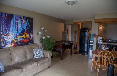 Okanagan-Similkameen Casa | Hermoso viñedo frente al lago en el corazón de la región vinícola, suite 2BR
