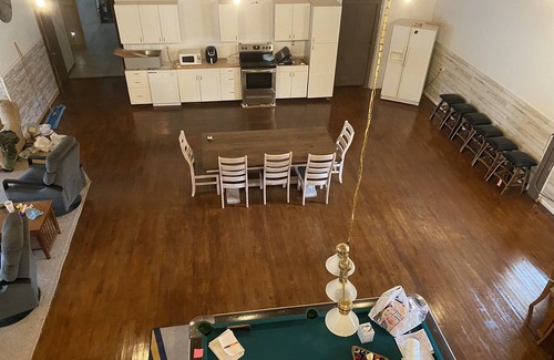 South Bend Casa | Beautiful Lakehouse best view of Lake and beautiful pavilion 10 min from ND