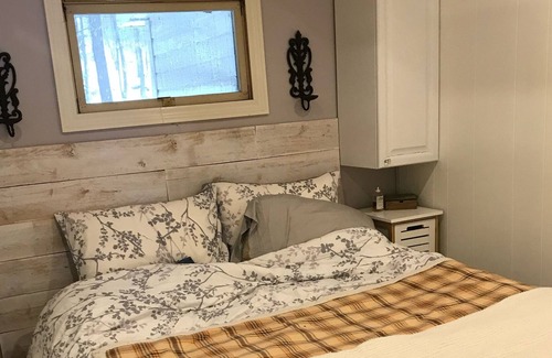 Frontenac Cabaña | Beautiful Lakeside Cottage Getaway