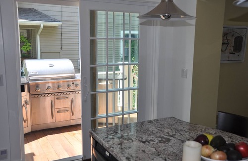 Asbury Park Casa | Hermosa casa junto al lago 3BR en Asbury. ¡Disfruta del lago y la playa! Permiso STR 2019-0057