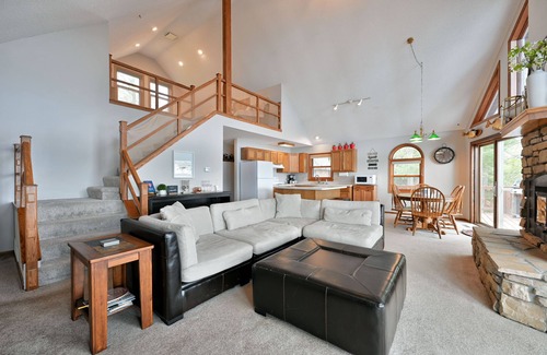 Brill Cabina | Beautiful Lakeside Cabin on Long Lake