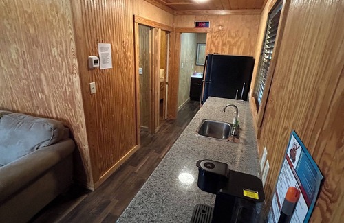 Frisco Cabina | Beautiful Lakeside Tiny House Cabin