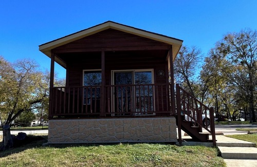 Frisco Cabina | Beautiful Lakeside Tiny House Cabin