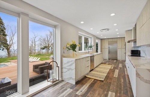Benton Charter Township Villa | Beautiful Lakeview Property with the private beach