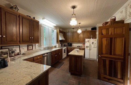 Lexington Casa | Beautiful Large Colonial Home in Lexington near USC, Columbia and Lake Murray.