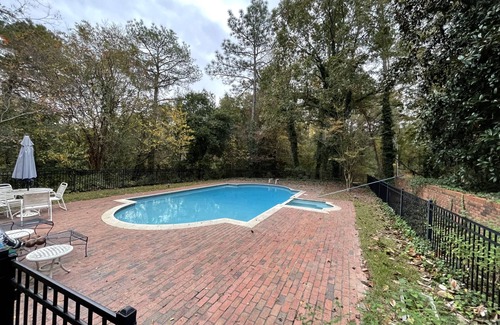 Lexington Casa | Beautiful Large Colonial Home in Lexington near USC, Columbia and Lake Murray.