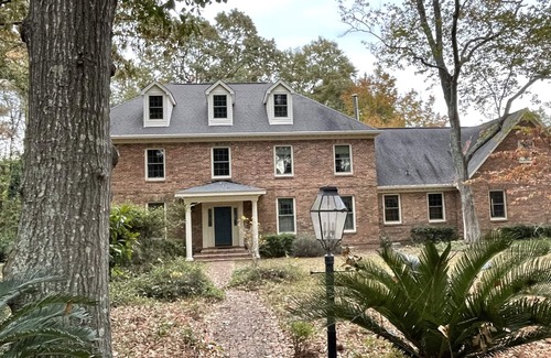 Lexington Casa | Beautiful Large Colonial Home in Lexington near USC, Columbia and Lake Murray.