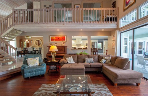 Jensen Beach Casa | Hermosa casa de la piscina grande en 1 acre. 6 Habitaciones / 4 Baños, Se aceptan mascotas