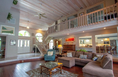 Jensen Beach Casa | Hermosa casa de la piscina grande en 1 acre. 6 Habitaciones / 4 Baños, Se aceptan mascotas