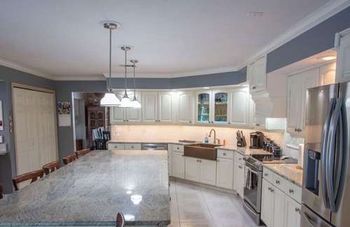 Jensen Beach Casa | Hermosa casa de la piscina grande en 1 acre. 6 Habitaciones / 4 Baños, Se aceptan mascotas