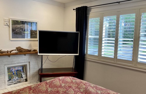Charlestown Casa | Beautiful, leafy 3 bed/3 bath Newcastle home with pool