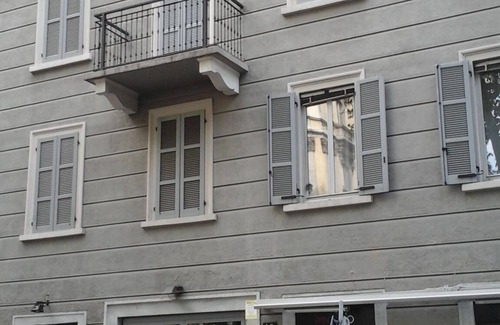 Tricolore Apartamento | HERMOSO APARTAMENTO PEQUEÑO EN MILAN CENTRO DE 5 MINUTOS A Via Montenapoleone