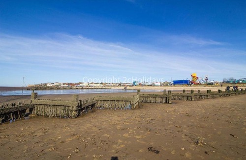 Hunstanton Cabina | Beautiful Lodge With Decking In Hunstanton At Manor Park Ref 23023W