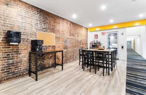 Shaughnessy Village Apartamento | Beautiful Loft in Downtown