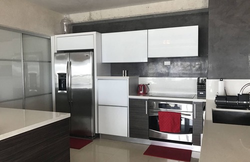 Puerta de Tierra Apartamento | Hermoso Loft, a poca distancia de la playa, el Viejo San Juan y el Condado